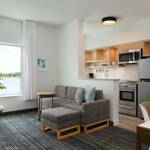 Suite à 2 Chambres à Coucher Lit King-Size